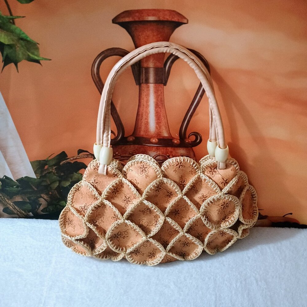 Vintage Small Scalloped Handbag Tan Woven Straw Retro Purse